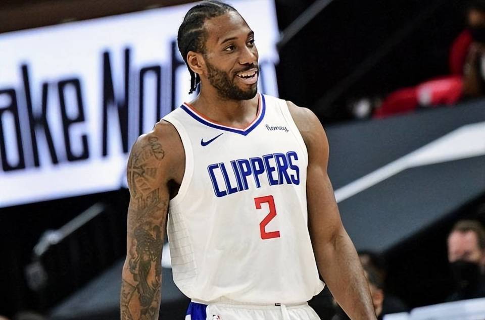 题与争议, 总冠军奖杯